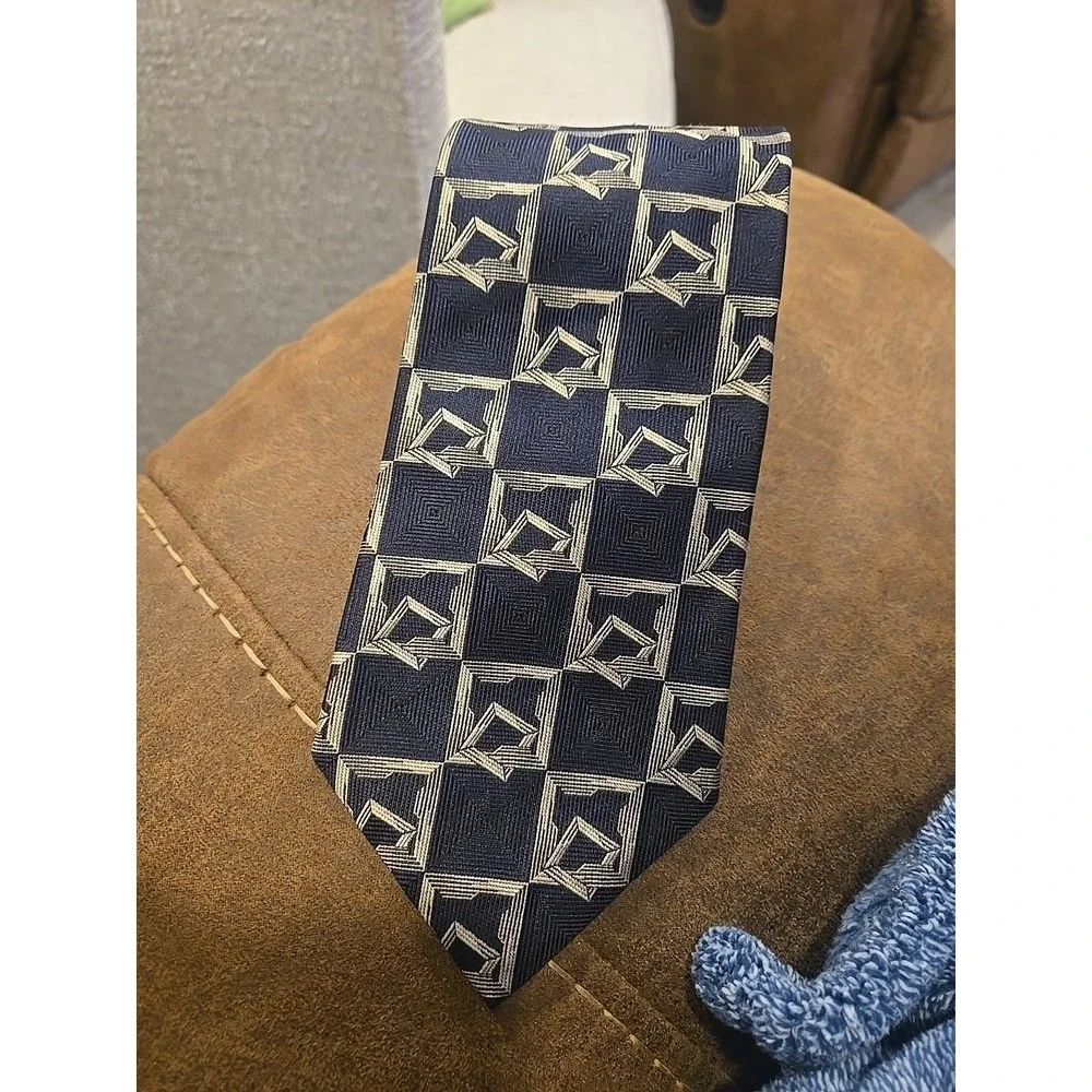 Geoffrey Beene Silk Tie Blk Gold Geometric Square Pattern Italian Fabric Classic